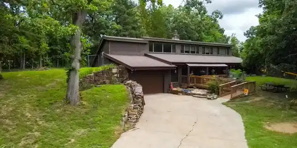 606 W Kosciusko