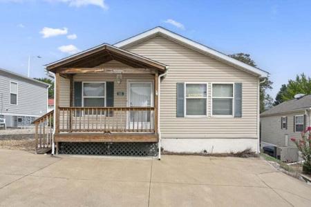 465 Royalty Lane