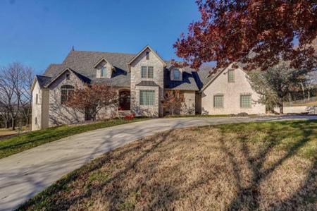 5449 South Woodcliffe Drive