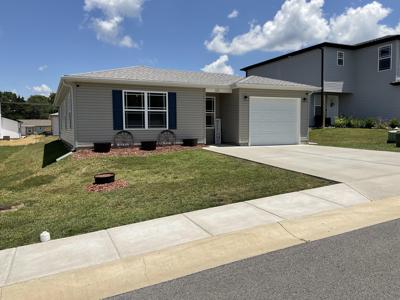 125 Pin Oak Court