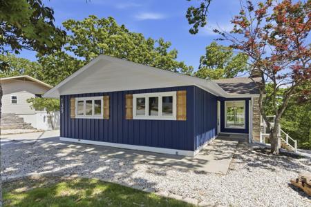 139 Lakeshore Drive