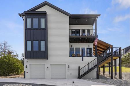 313 Majestic Circle