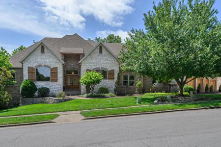 1418 E River Oaks Lane