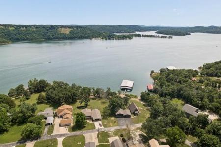 1304 Breezy Point Lane