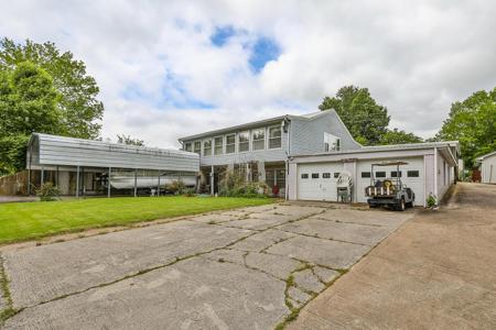 3259 Walnut Circle