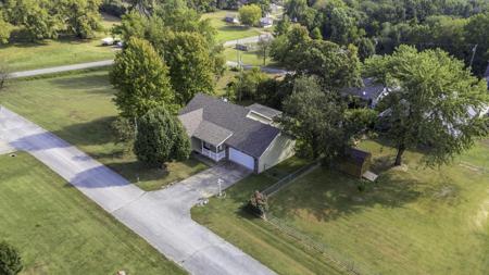 1308 Lakeview Circle