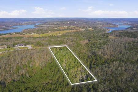 000 Wooded View Drive