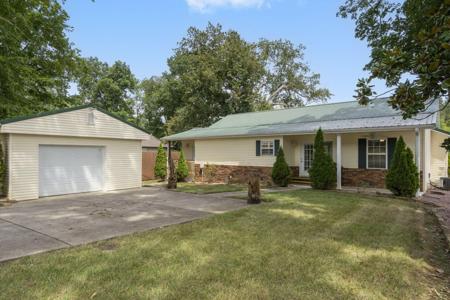 1612 Acacia Club Road