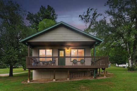 375 Edgewater Circle