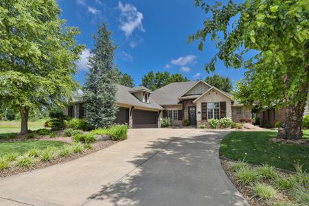 2703 E Chinkapin Lane