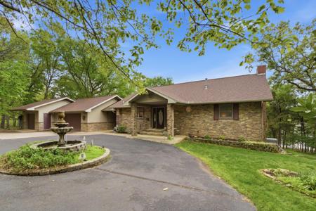 1841 Lake Bluff Drive