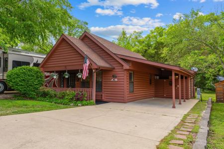 112 Foxhole Lane