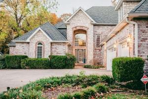 3309 East Tanbark