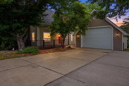 660 Hunt Club Circle