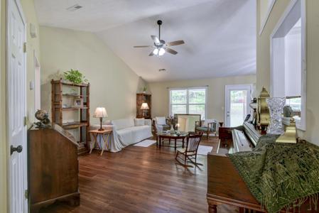133 Birchwood Circle