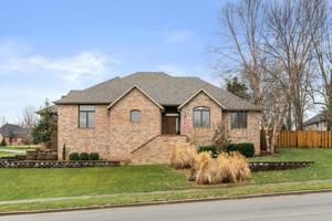 1628 East Wood Oaks