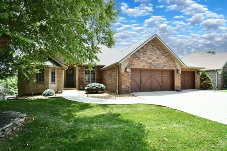 1516 East River Oaks Lane