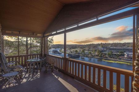 220 Angels Trail