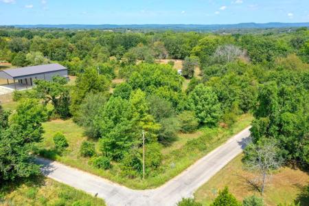 000 Farm Road 1220