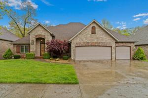 1513 East Wood Oaks