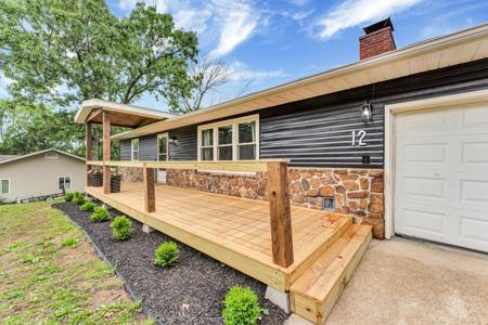 12 Pine Lane