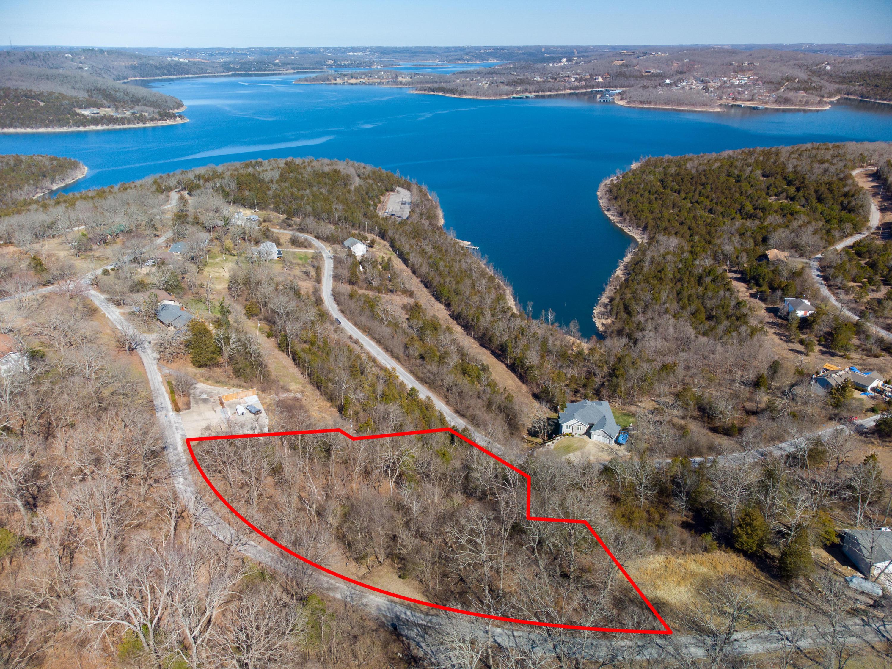 135 Hallie Drive, Blue Eye, MO lhrmls00898257