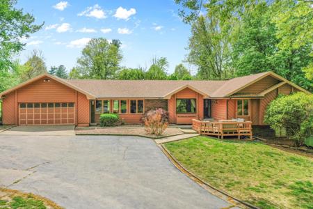 2522 E Cherry Bark Lane