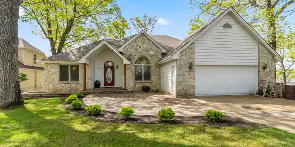 5464 Hampton Ct. Court