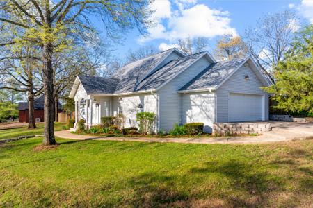 1026 Cliff Drive