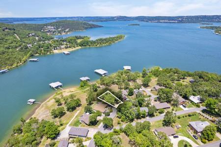 455 Edgewater Circle