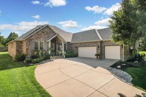 1612 East Wood Oaks