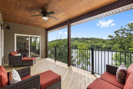 1707 Lakeshore Drive