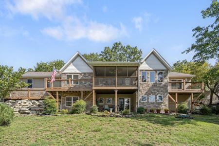 19 Redbud Ln