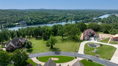 000 Grand Summit Drive