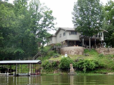 484 Arrowhead Circle