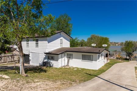 196 E Lake View