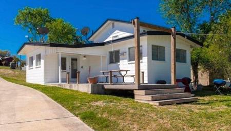 196 E Lake View Trl