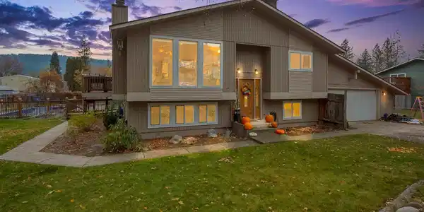 122 E Franklin
