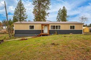 1421 E Lake