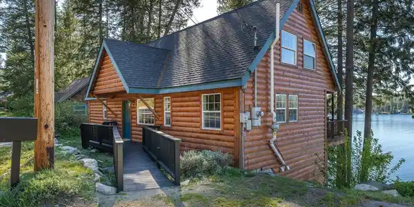 1091 S Southshore Diamond Lake Rd