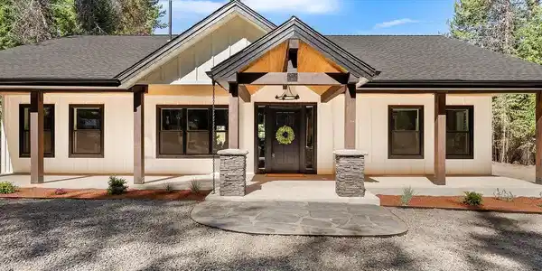 468 Diamond Dr