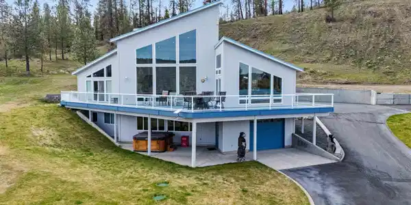 16540 & 16548 Whitelaw Rd. E