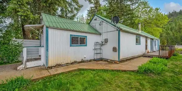 47 & 51 Davis Lake Ln