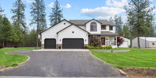6482 Lakeview Dr