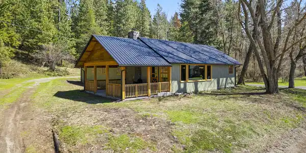 12712 N East Newman Lake Dr