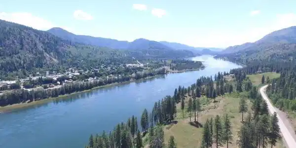 x S OF HWY W 200 Hwy