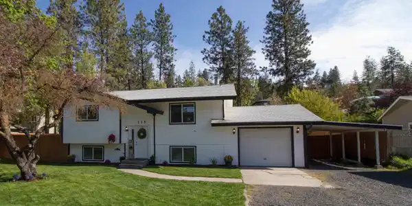 115 E Franklin Dr