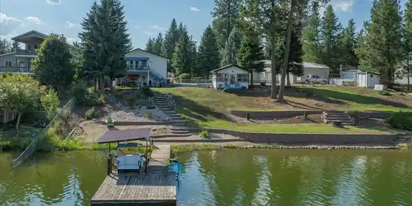 37708 N Lakeside Dr
