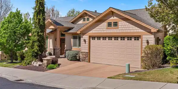 813 E Wandermere Estates Ln