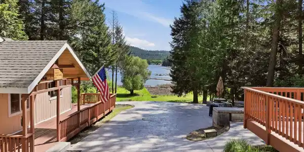 4090 Tamarack Bay Rd